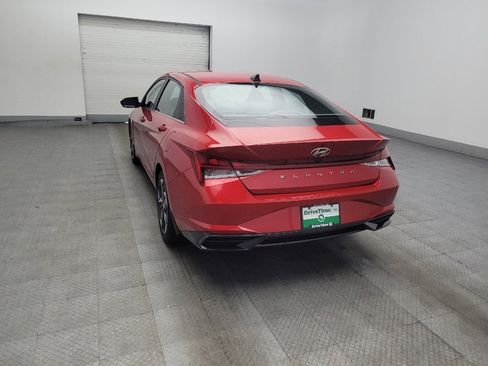 Used 2022 Hyundai Elantra SEL w/ Convenience + Premium Package FWD image 5