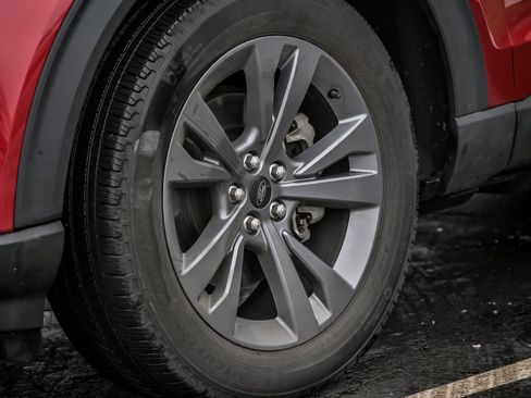 Used 2023 Ford Explorer XLT w/ Equipment Group 202A image 4