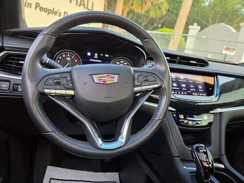 Used 2024 Cadillac XT6 Premium Luxury w/ Technology Package FWD image 32