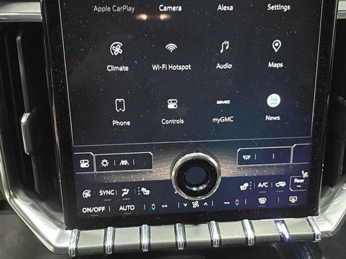 Used 2024 GMC Acadia Elevation image 16