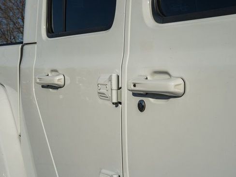 Used 2022 Jeep Gladiator Overland image 26