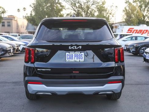New 2026 Kia Sorento LX FWD image 8