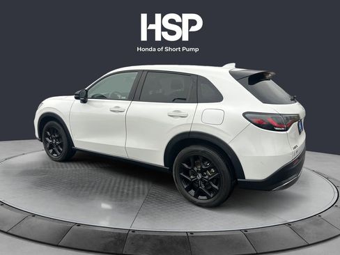 Used 2023 Honda HR-V Sport image 3