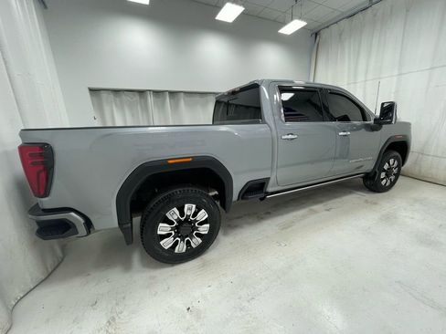 Used 2024 GMC Sierra 2500 Denali w/ Denali Reserve Package AWD/4WD image 4