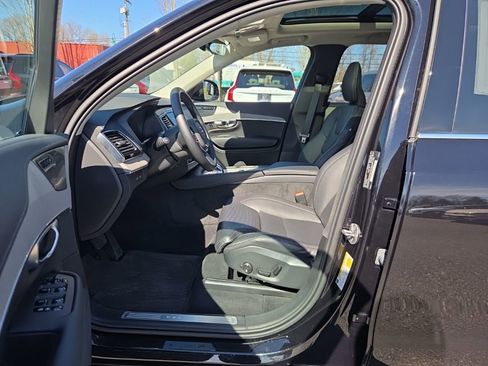Certified 2025 Volvo XC90 T8 Ultra AWD/4WD image 4