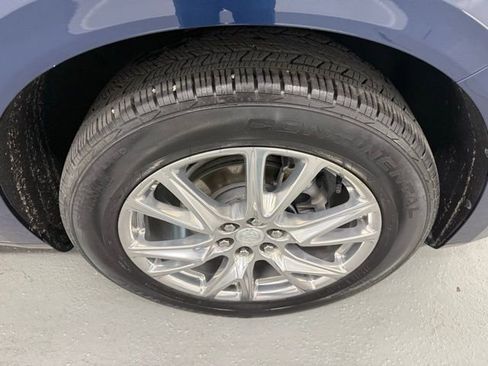 Used 2022 Buick Enclave Essence w/ Experience Buick Package image 5