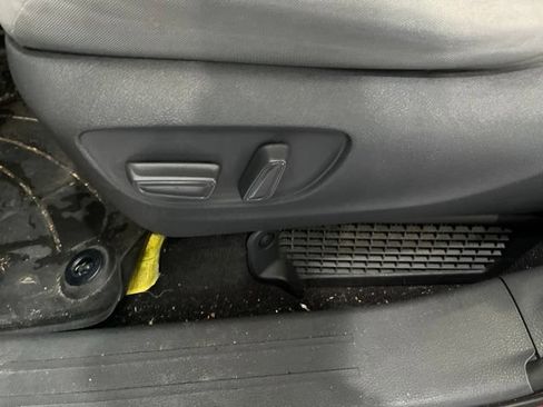 Used 2021 Toyota Sienna LE FWD image 11