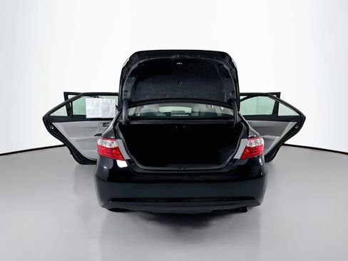 Used 2015 Toyota Camry LE FWD image 19