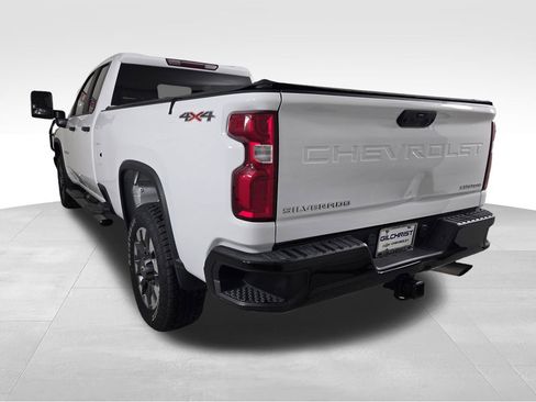 Used 2021 Chevrolet Silverado 2500 Custom w/ Custom Value Package AWD/4WD image 5
