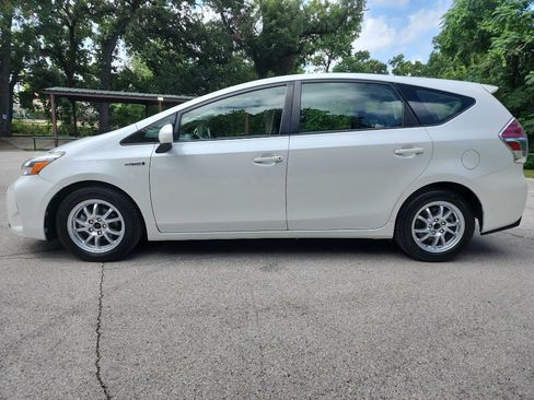 Used 2015 Toyota Prius V Four FWD image 7