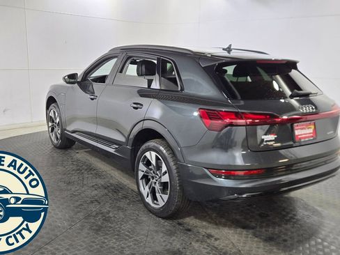 Used 2021 Audi e-tron Premium w/ Convenience Plus Package image 7