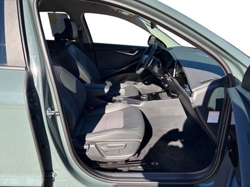 Certified 2025 Kia Niro Wind w/ Wind Preserve Package image 11
