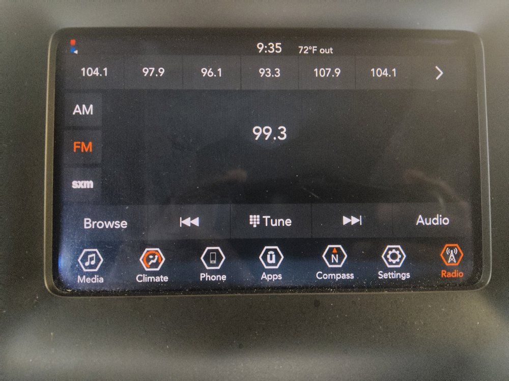 Used 2019 Jeep Cherokee Latitude Plus FWD image 25