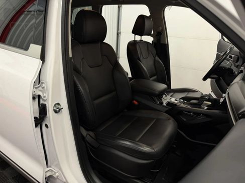 Used 2024 Kia Telluride LX FWD image 45