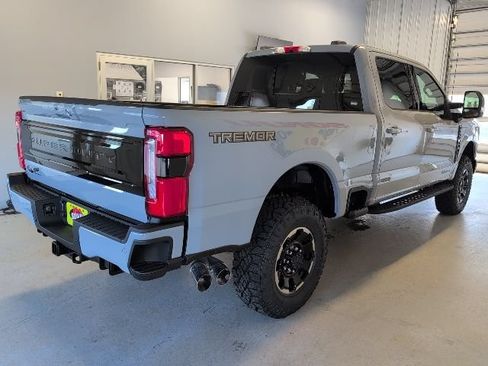 New 2026 Ford F350 Platinum w/ Tremor Off-Road Package AWD/4WD image 4