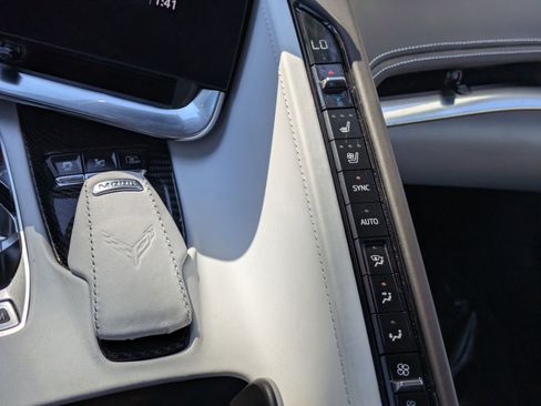 Used 2022 Chevrolet Corvette Stingray Premium Conv w/ Z51 Performance Package image 24