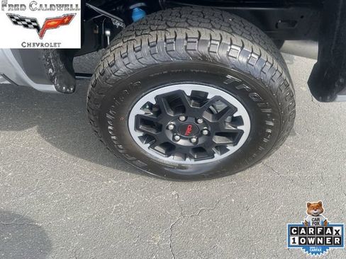 Used 2025 Toyota Tacoma TRD Off-Road AWD/4WD image 32