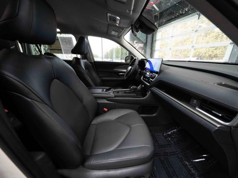 Used 2024 Toyota Grand Highlander AWD image 27