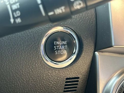 Used 2021 Toyota 4Runner SR5 Premium w/ Moonroof Package AWD/4WD image 31