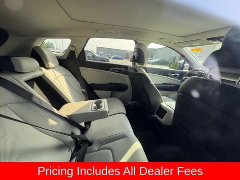Certified 2025 Kia Sportage EX w/ Premium Package AWD/4WD image 4