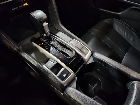 Used 2018 Honda Civic Touring image 36