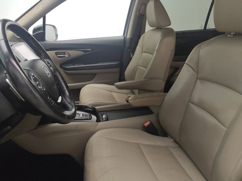 Used 2016 Honda Pilot Touring image 17