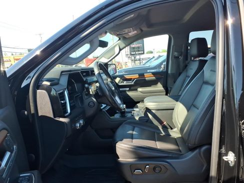 Used 2023 GMC Sierra 1500 Denali w/ Technology Package AWD/4WD image 17