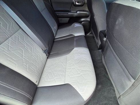 Used 2021 Toyota Tacoma TRD Off-Road w/ Technology Package image 18