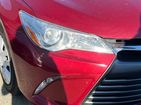 Used 2017 Toyota Camry LE FWD image 14
