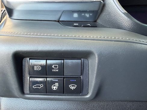 Used 2021 Toyota Highlander Limited FWD image 18