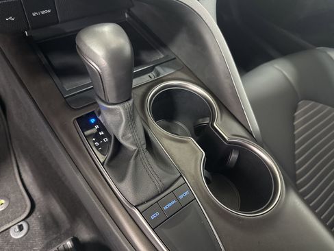 Used 2024 Toyota Camry SE image 15