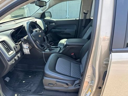 Used 2022 Chevrolet Colorado Z71 AWD/4WD image 16