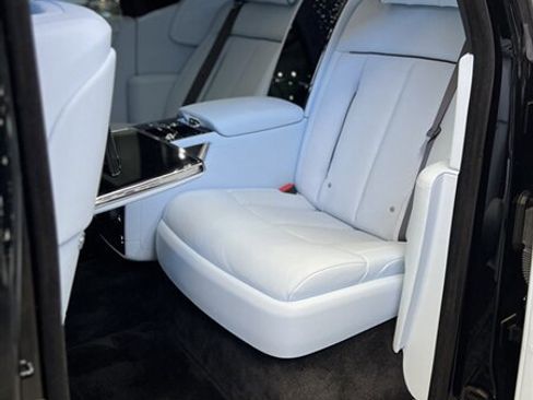 Used 2024 Rolls-Royce Phantom Sedan image 18