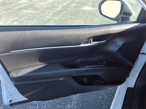 Used 2023 Toyota Camry SE image 42