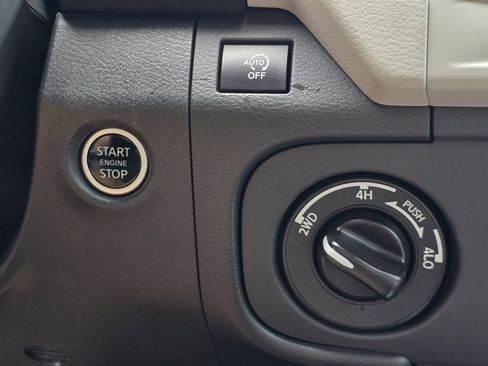 Certified 2025 Nissan Frontier SV AWD/4WD image 22