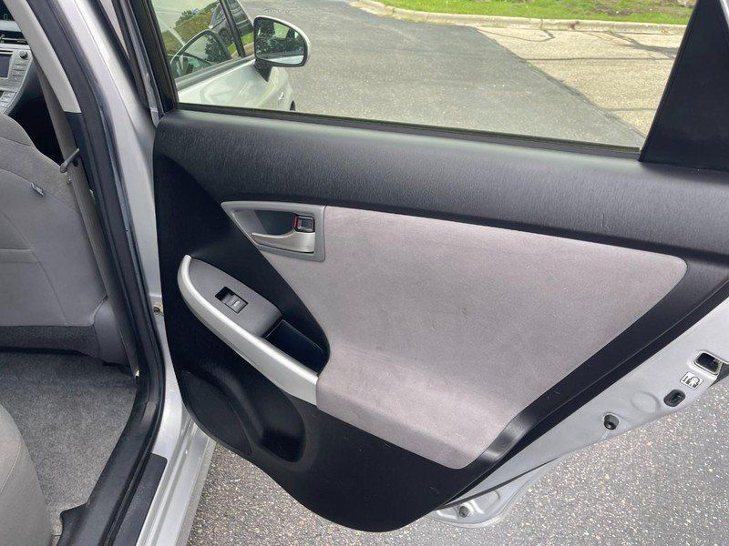 Used 2014 Toyota Prius Three w/ Solar Roof Package FWD image 10