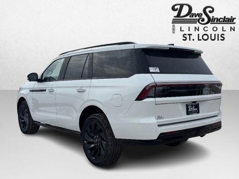 New 2026 Lincoln Navigator Reserve w/ Jet Appearance Package image 7