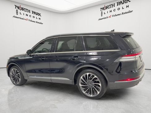 Used 2020 Lincoln Aviator Reserve w/ Equipment Group 202A AWD/4WD image 3