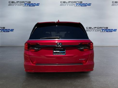 Used 2024 Honda Odyssey Sport image 6