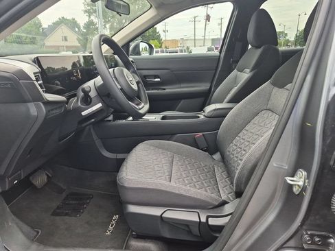 Used 2026 Nissan Kicks SV AWD/4WD image 11