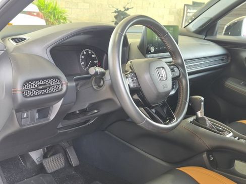 Used 2023 Honda HR-V Sport image 2