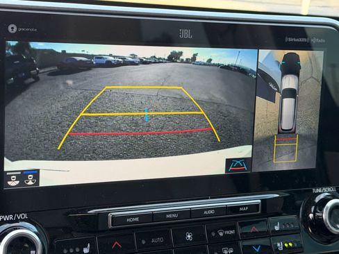 Used 2020 Toyota Highlander Limited image 12