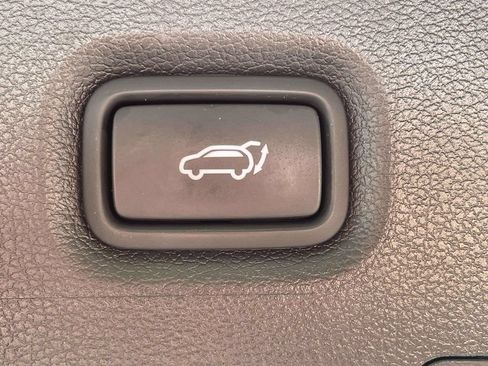 Certified 2023 Hyundai Santa Fe Limited FWD image 9
