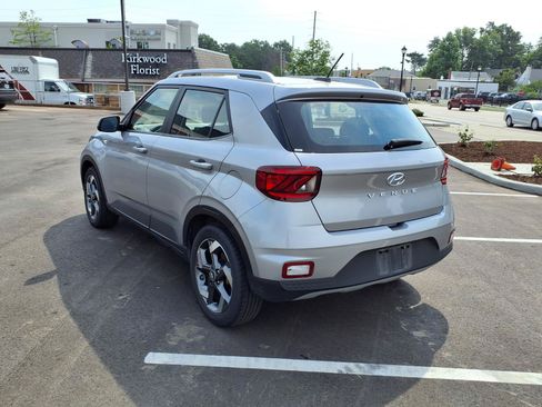 Used 2025 Hyundai Venue SEL FWD image 26