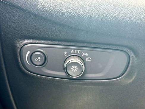 Used 2022 Chevrolet Equinox LS AWD/4WD image 11