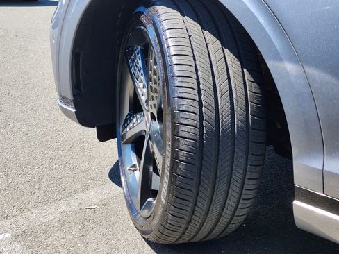 Used 2024 Genesis GV70 2.5T w/ Sport Prestige Package image 35