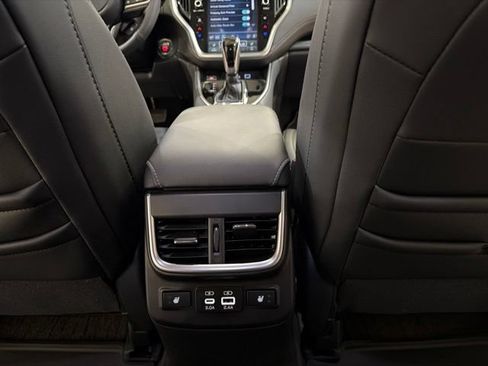 Used 2025 Subaru Outback Limited AWD/4WD image 25