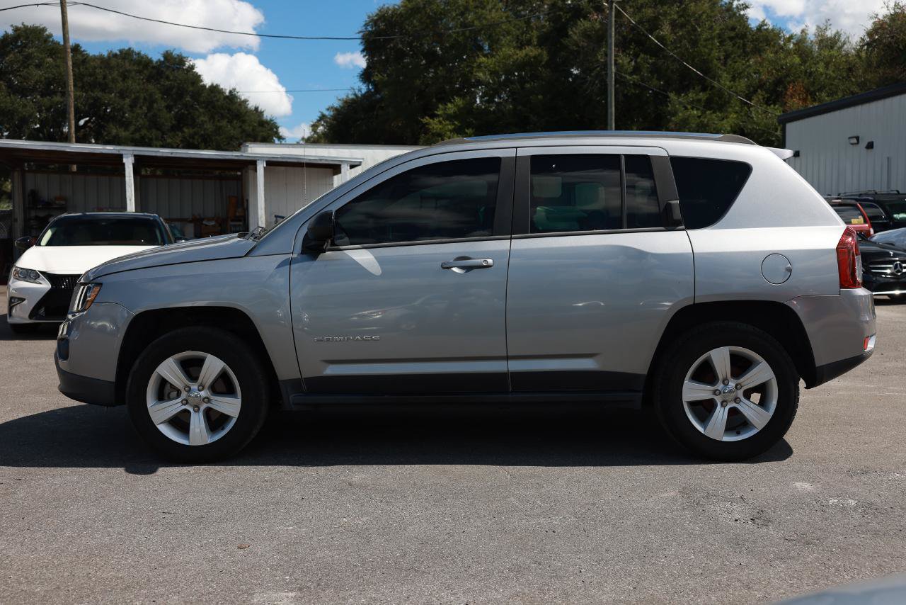 Used 2014 Jeep Compass Sport w/ Power Value Group FWD image 3