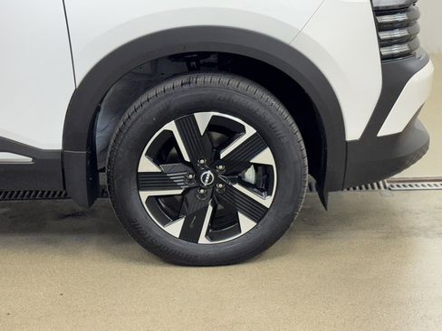 New 2026 Nissan Kicks SV w/ SV Premium Package image 4