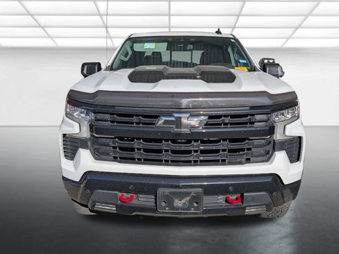 Used 2024 Chevrolet Silverado 1500 LT Trail Boss w/ LT Trail Boss Premium Package AWD/4WD image 2